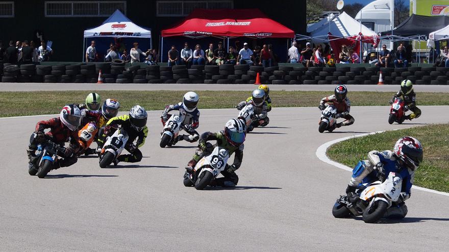 Un niño de doce años, herido grave en un accidente de moto en el circuito de Llucmajor