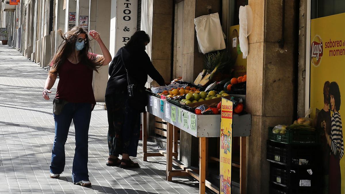 Comercio de barrio en el Guinardó, cerca de la plaza de Alfons X.