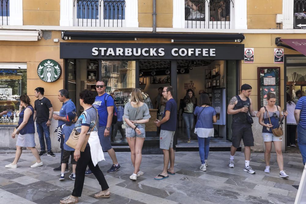 Starbucks abre su primer local en el centro de Palma