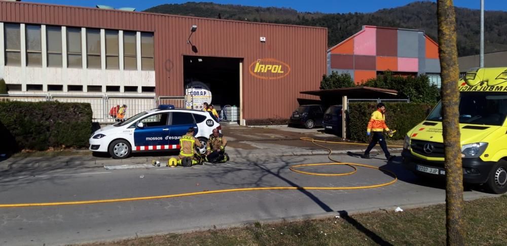 Un ferit molt greu per la deflagració d'un camió a Olot