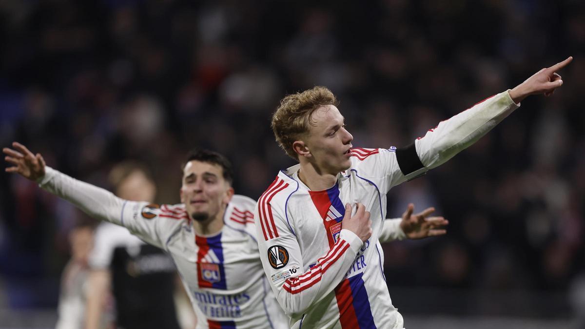 Resumen, goles y highlights del Olympique Lyon 4 - 2 PAOK de la jornada 8 de la Europa League