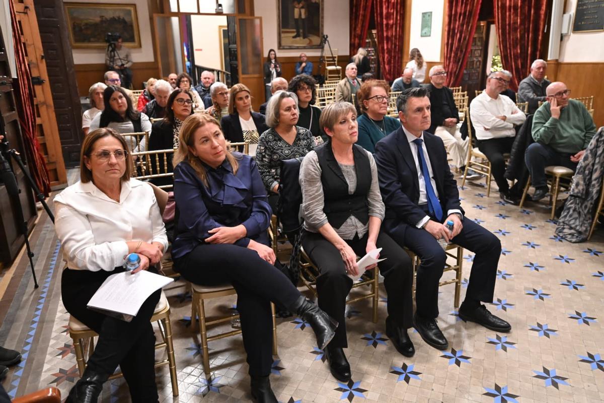 Aspecto que presentaba el salón de plenos de Elche