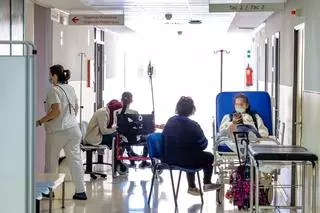 La baja de cinco pediatras deja en cuadro el Hospital Marina Baixa y obliga a cancelar cientos de consultas de niños con patologías graves