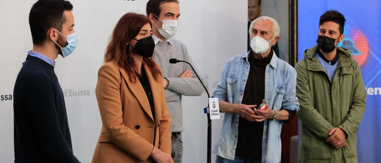 Javier Torres, Sara Ramon, Marco Frisino, Antonio Villanueva y Jordi Gómez, ayer, en la presentación de la exposición.