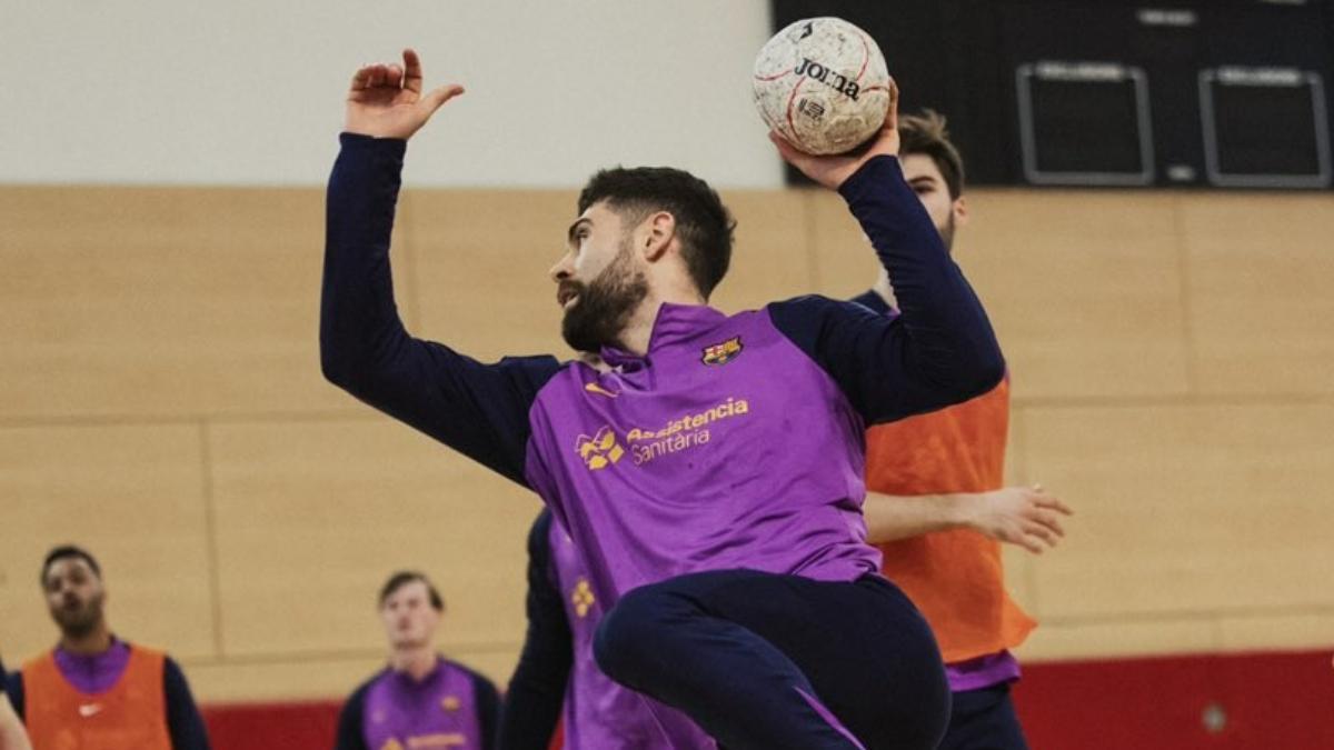 Blaz Janc, con la bola en la sesión de este jueves