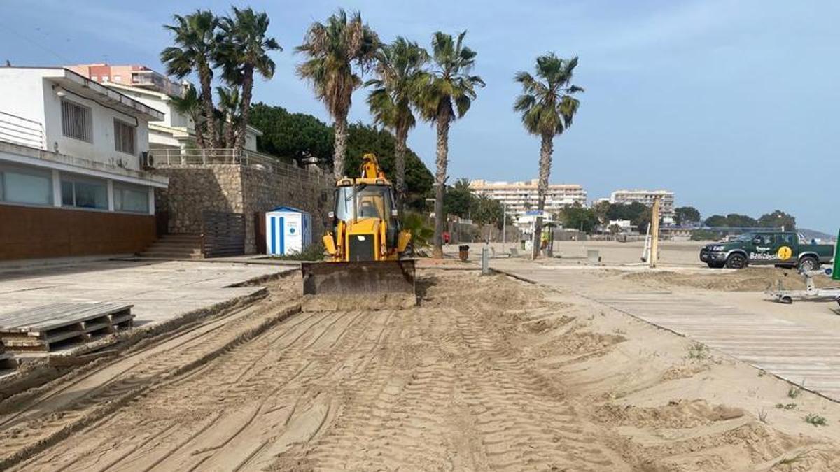 Una de las principales inversiones irá dirigida a modernizar la maquinaria utilizada en las playas con 221.000 euros.