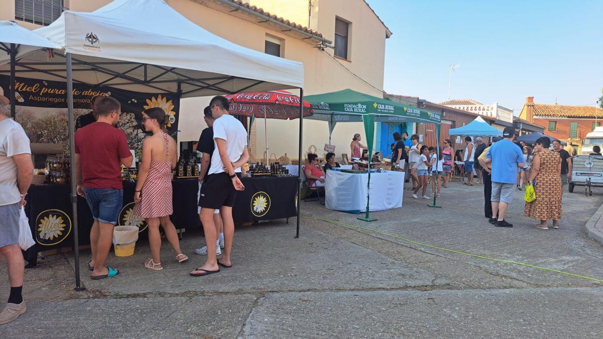 Feria de Artesanía en Bretó.