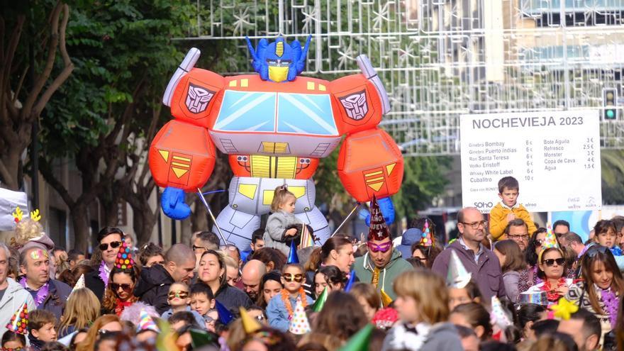 Los niños han llenado la Rambla de Alicante para celebrar su Nochevieja