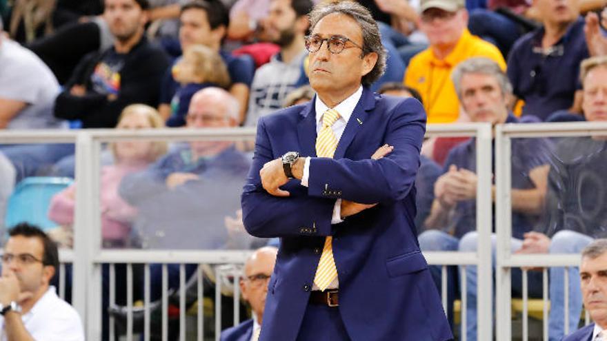 Casimiro, técnico del Granca, durante un partido de esta temporada.