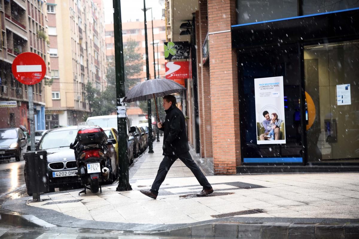 La nieve llega a Zaragoza