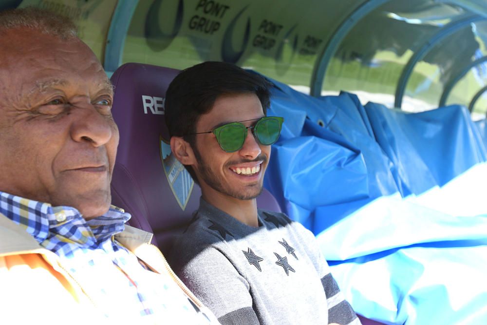 El equipo blanquiazul abre la grada de La Rosaleda a miles de niños de varios colegios de Málaga.