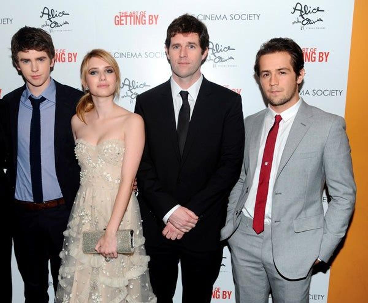 Freddie Highmore, Emma Roberts, Gavin Wiesen y Michael Angarano