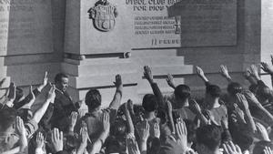 Inauguración del monumento en Les Corts los caídos del bando franquista en la Guerra Civil.