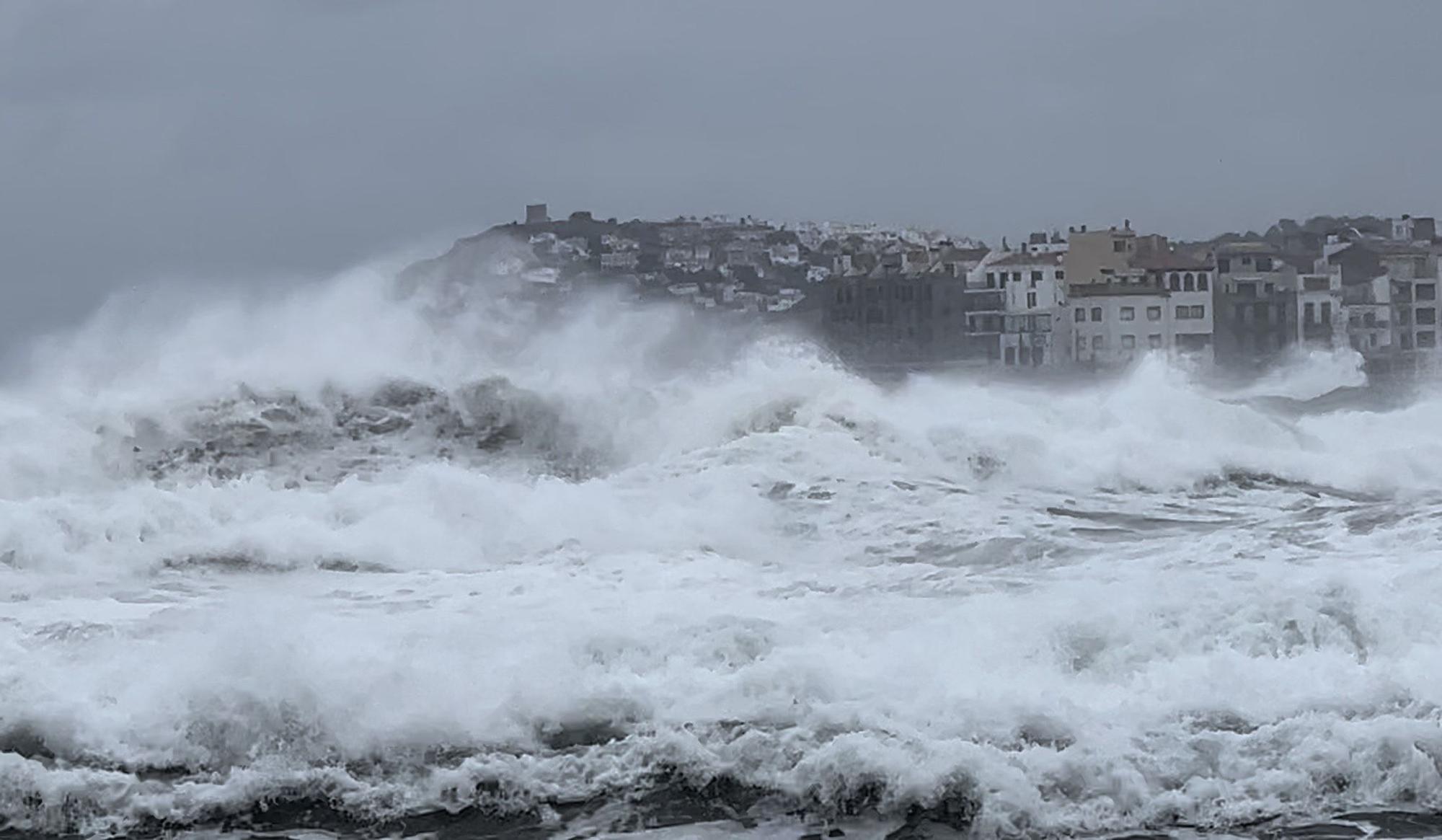 El fort onatge, a l'Escala.