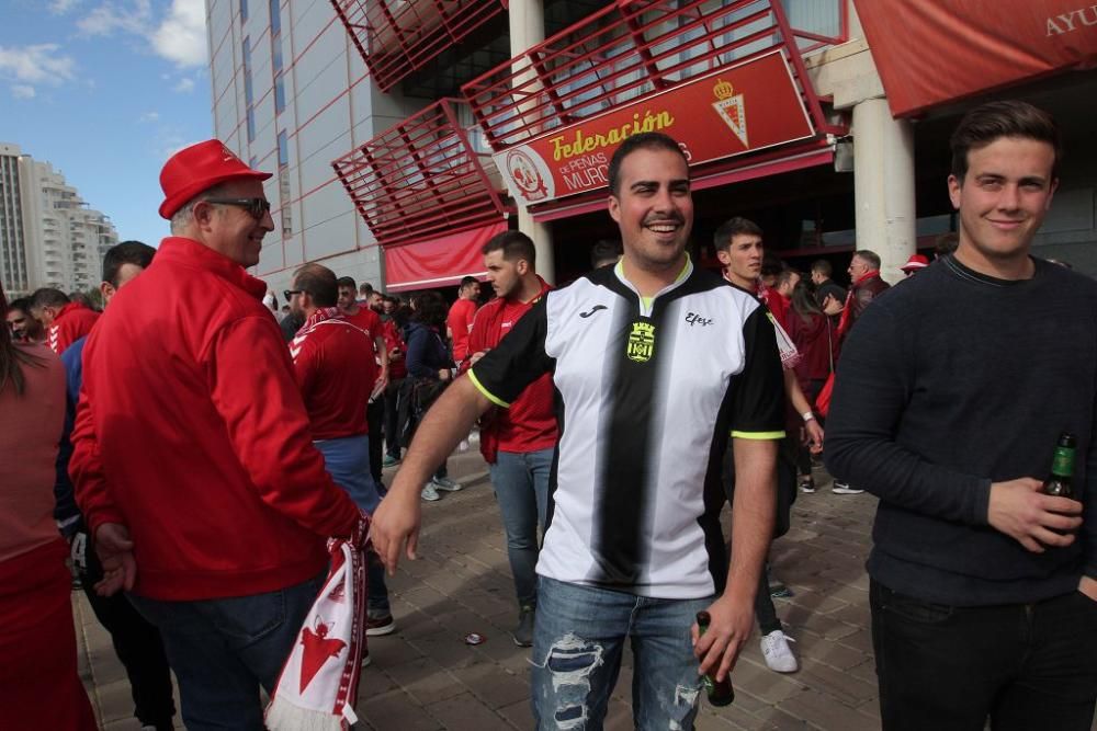 Así han vivido los aficionados del FC Cartagena el derbi