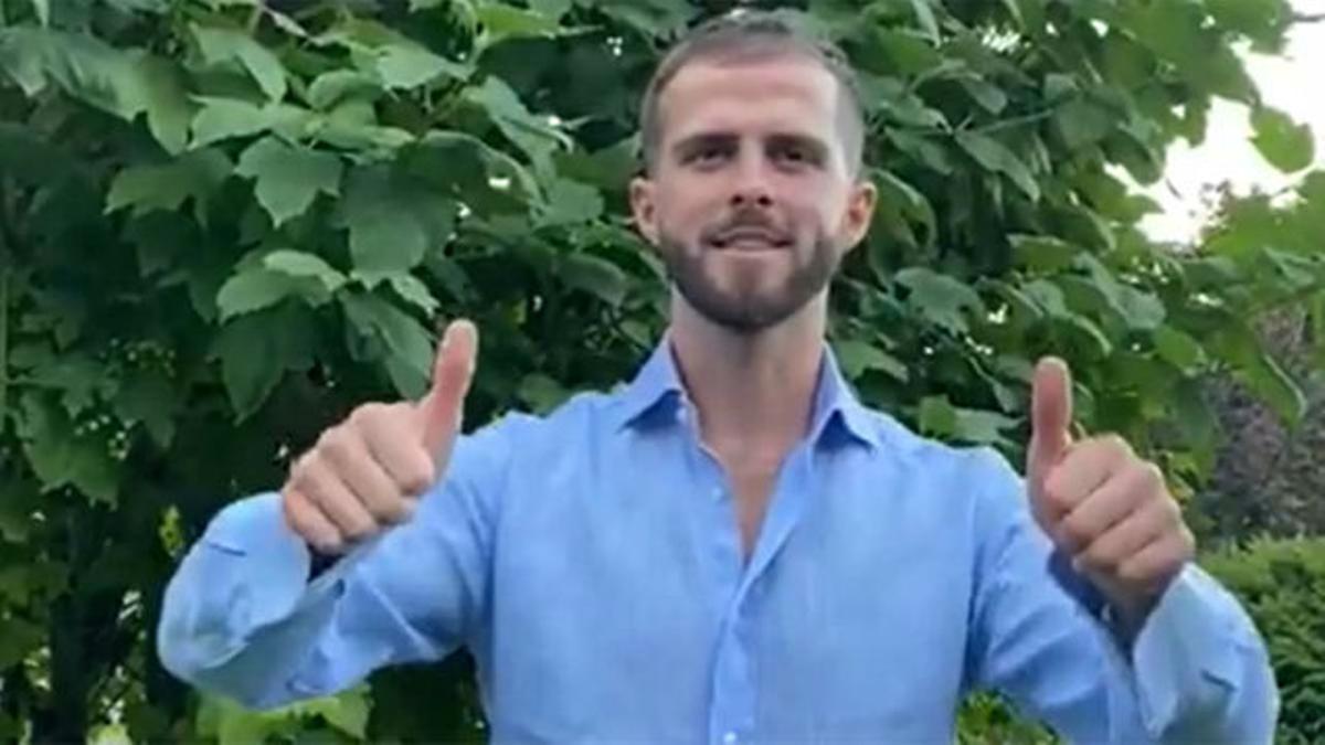 Primer día de Pjanic con el Barça... ¡y ya se atreve con el catalán!