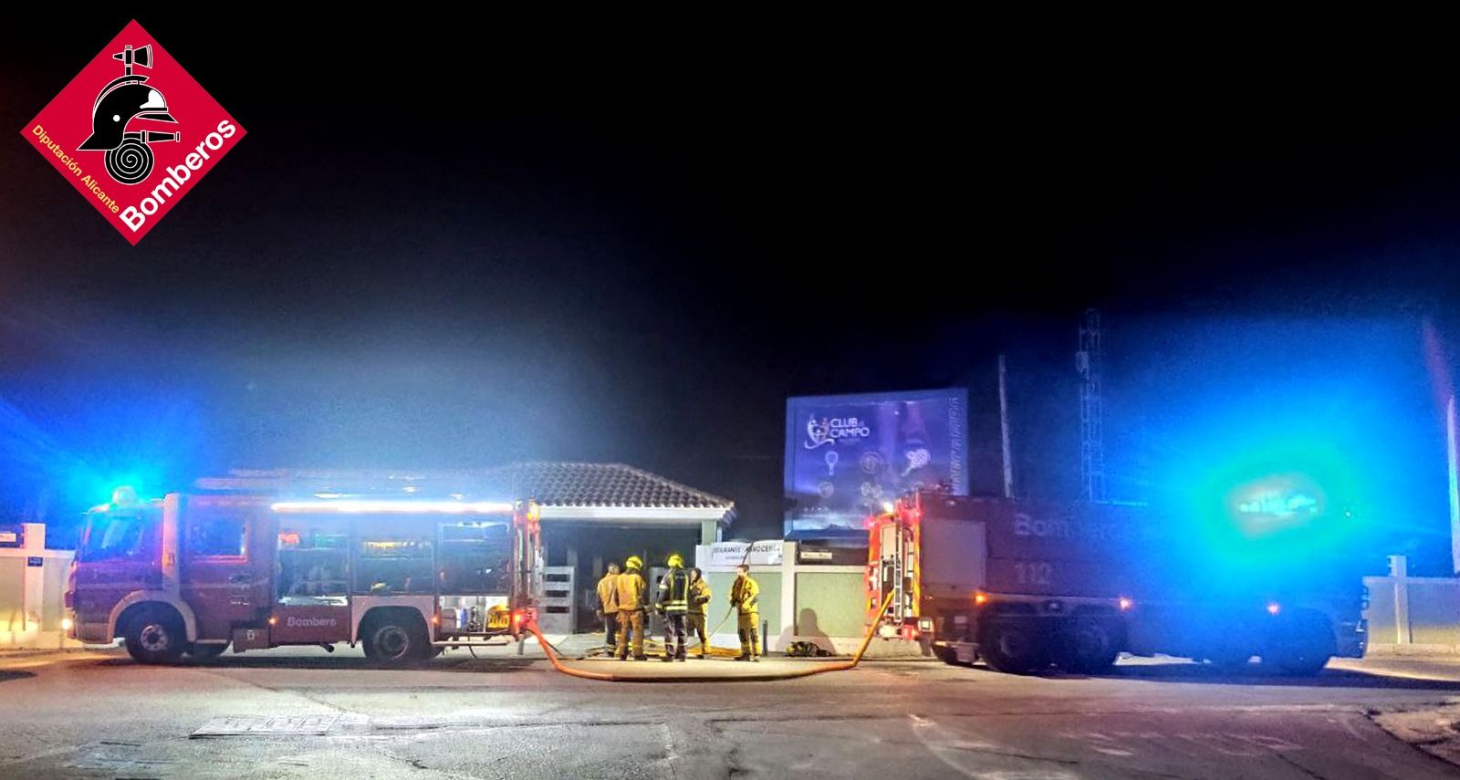 Espectacular incendio en el Club de Campo de Mutxamel