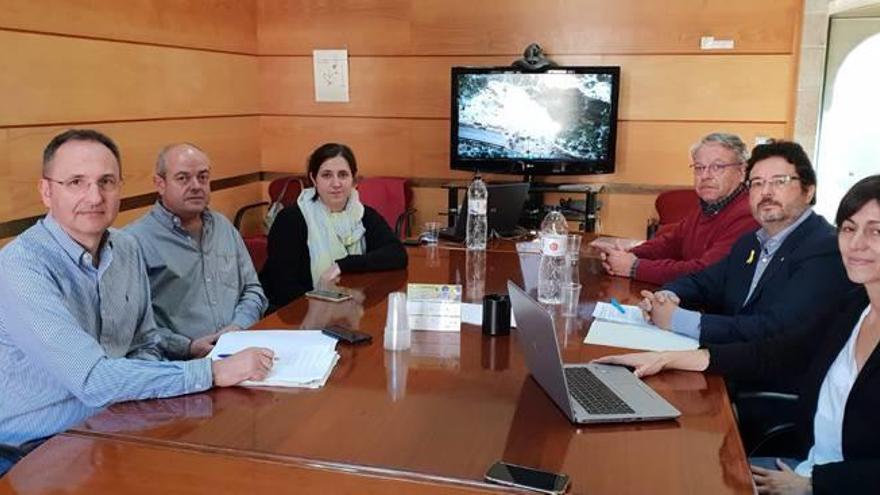 Reunió entre membres del consistori comardí, el Consell Comarcal i la Generalitat