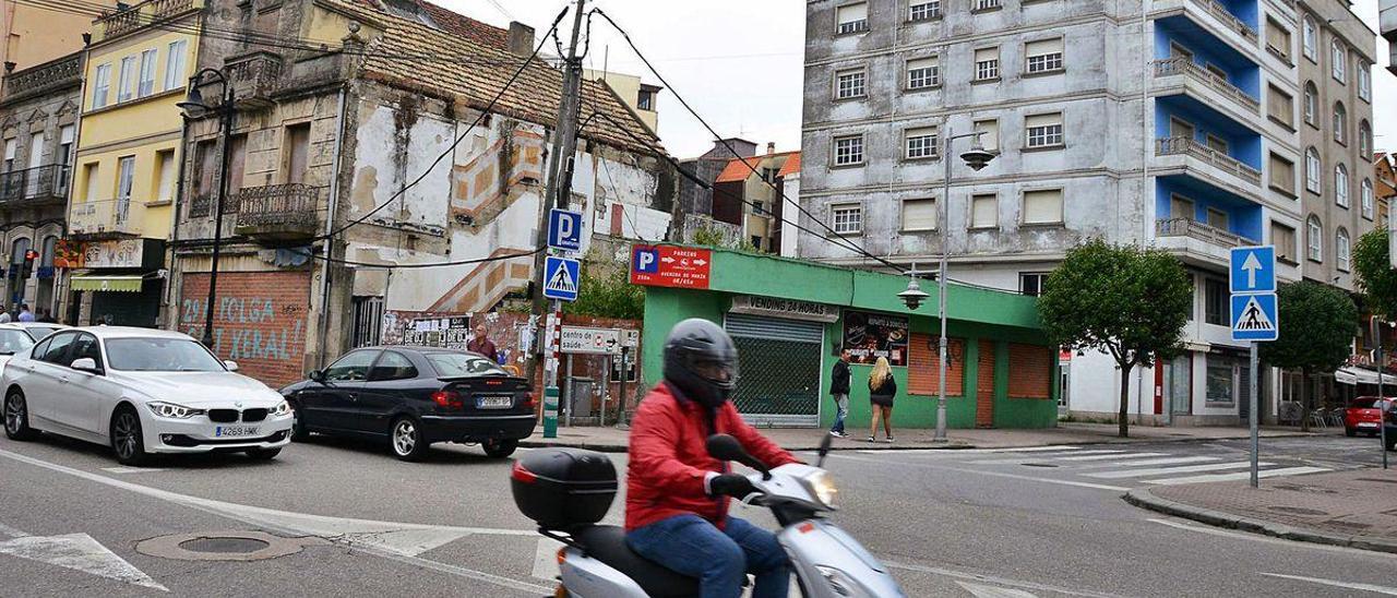 La petición de una inmobiliaria para construir un edificio entre Méndez Núñez y Avenida de Marín está en el origen de la propuesta.