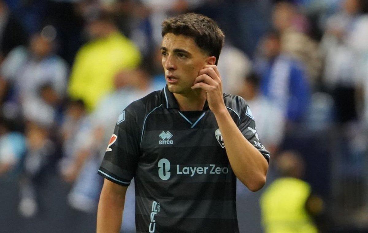 Álex Calatrava, en el encuentro del pasado fin de semana en La Rosaleda.