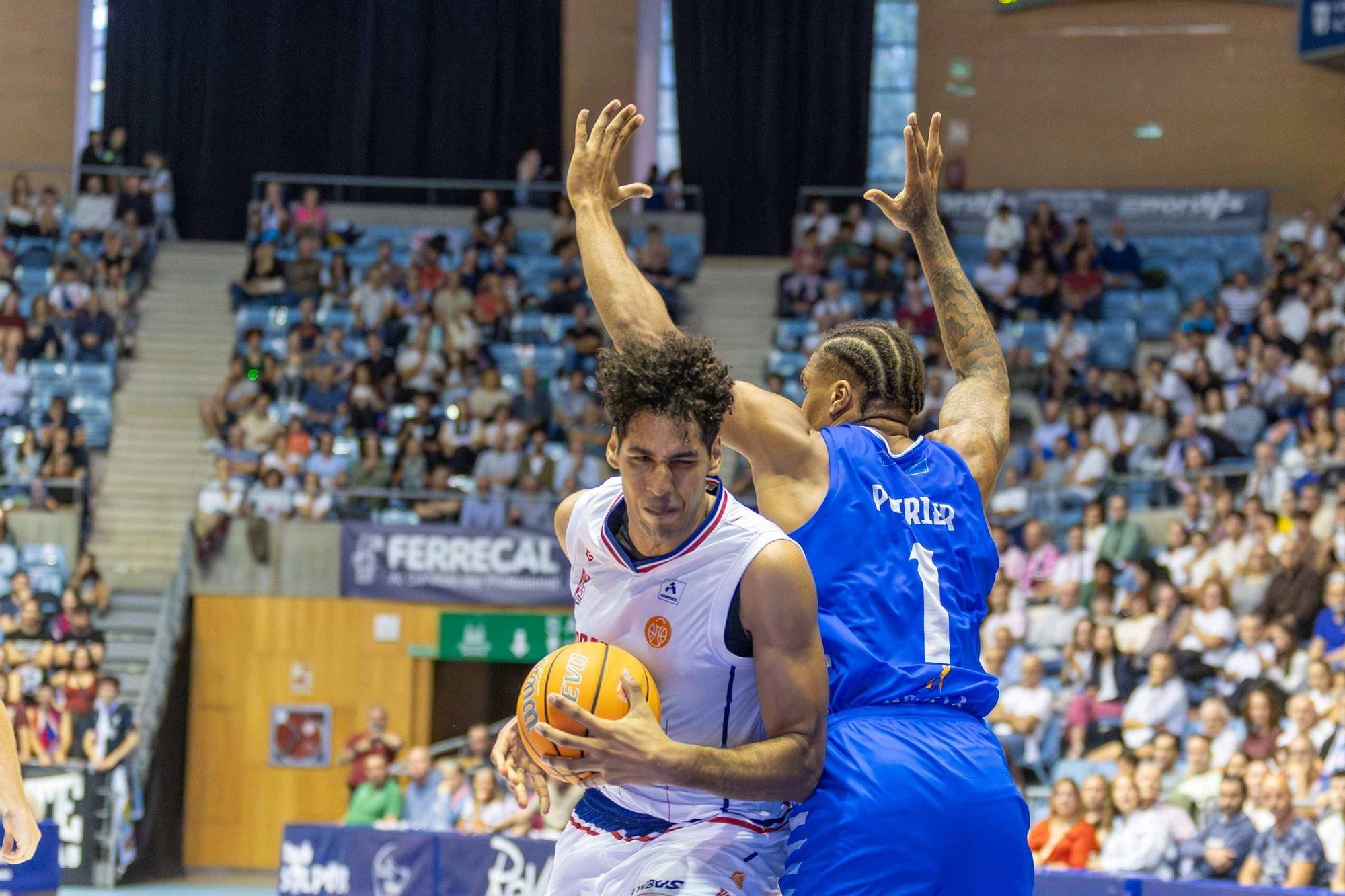 El Obradoiro ejerce de 'grande' para ganar al Melilla