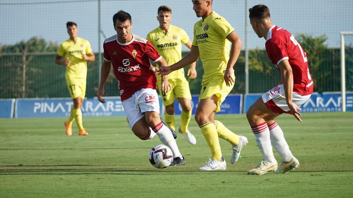 Una imagen del partido del Real Murcia ante el Villarreal B