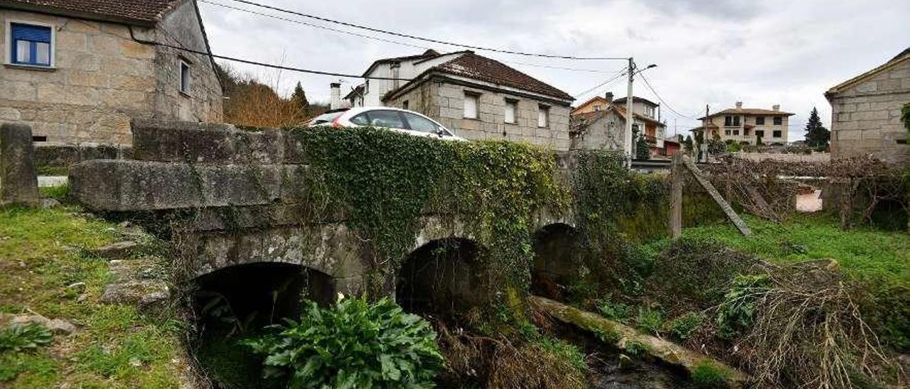 Ponte Beán, una de las construcciones que se verá afectada por las obras de la senda peatonal. // G. S.