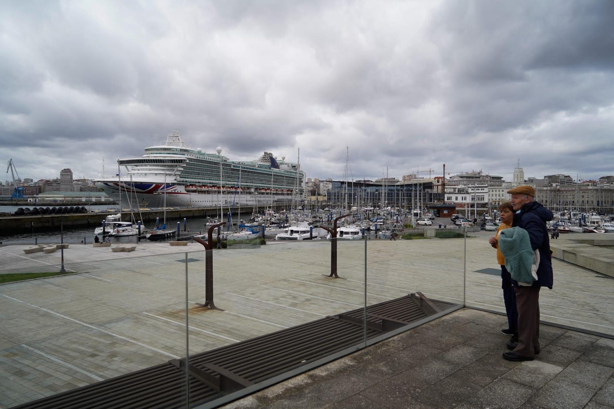 Escala del trasatlántico 'Ventura' en A Coruña
