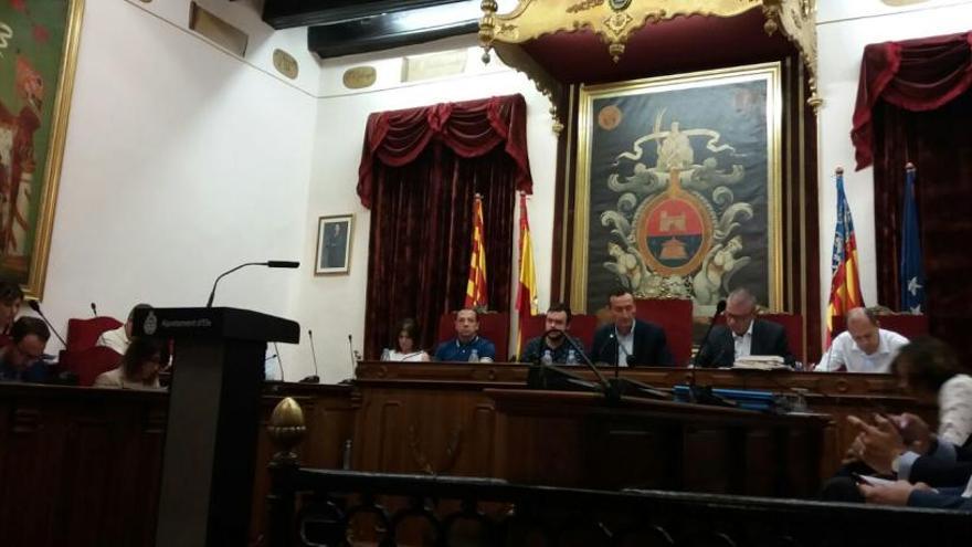 Elche destinará 400.000 euros a alumbrado público, nichos, colegios y viales de las pedanías