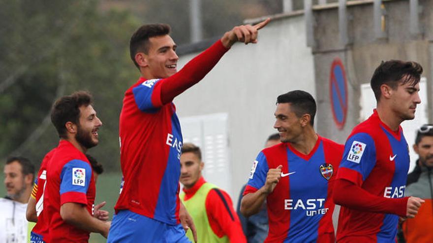 Dani Calvo celebra el gol del triunfo ante el Mestalla