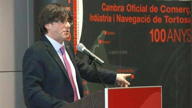 El 'president' Carles Puigdemont, durante su intervención en un acto de la Cambra de Comerç de Tortosa, el pasado viernes.