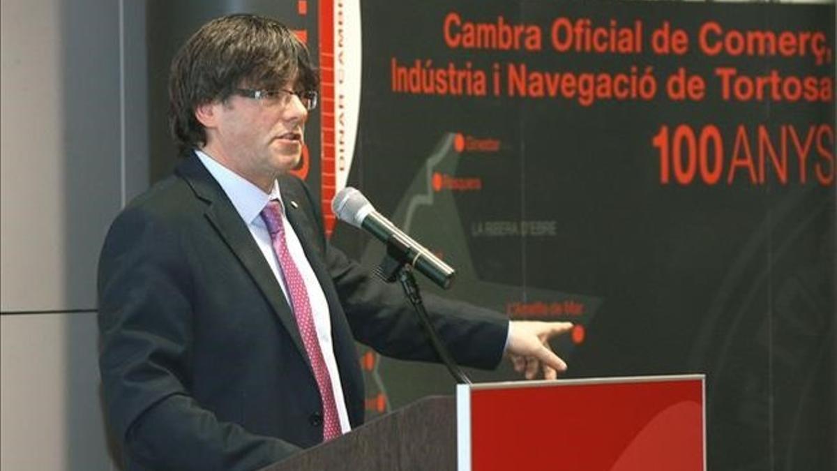 El 'president' Carles Puigdemont, durante su intervención en un acto de la Cambra de Comerç de Tortosa, el pasado viernes.