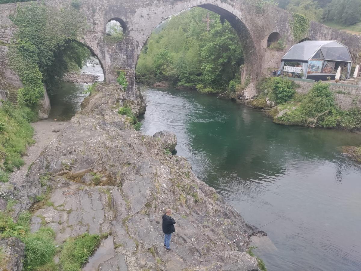 Ambiente en el Sella para la pesca del Campanu
