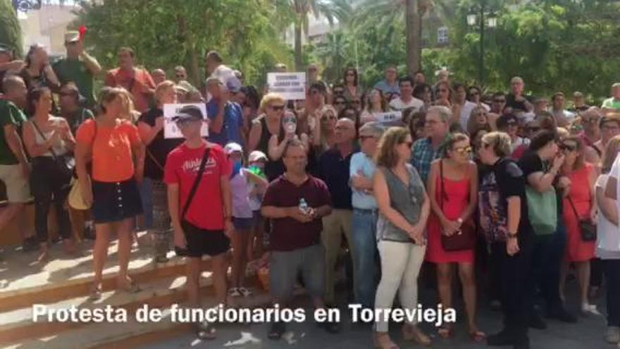 Cuarto día de protestas de los funcionarios de Torrevieja