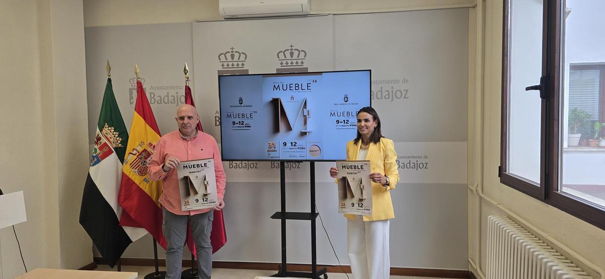 Elena Salgado y Jesús Reyes en la presentación de la 31 edición de la Feria del Mueble y la Decoración este lunes.