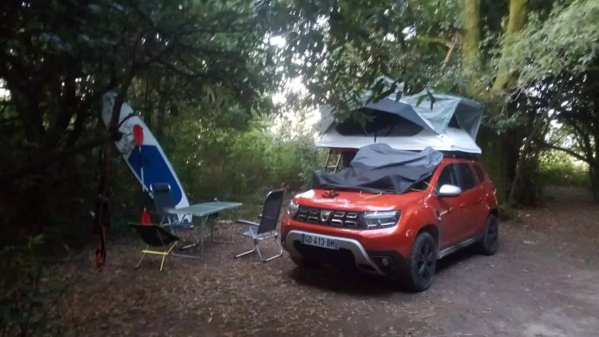 Invasión de acampadas ilegais no litoral da ría de Arousa