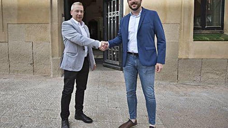 Albert Coberó, del PSC (dreta), i Pere Requena (GIIS) han pactat a Súria