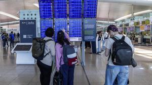 Els bitllets s’encareixen i augmenta l’oferta de vols