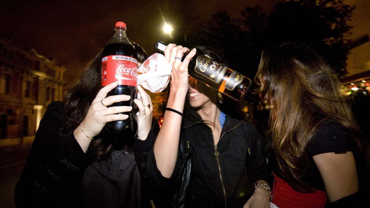 El consumo excesivo de alcohol entre los jóvenes puede causar ictus