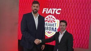Gasol i Joan Manuel Castells. | MARC MARTÍ