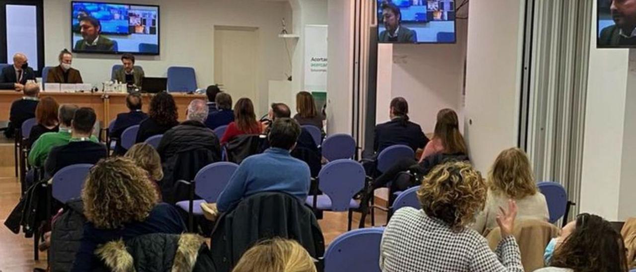 Administradores de fincas de las islas en una charla el pasado noviembre.