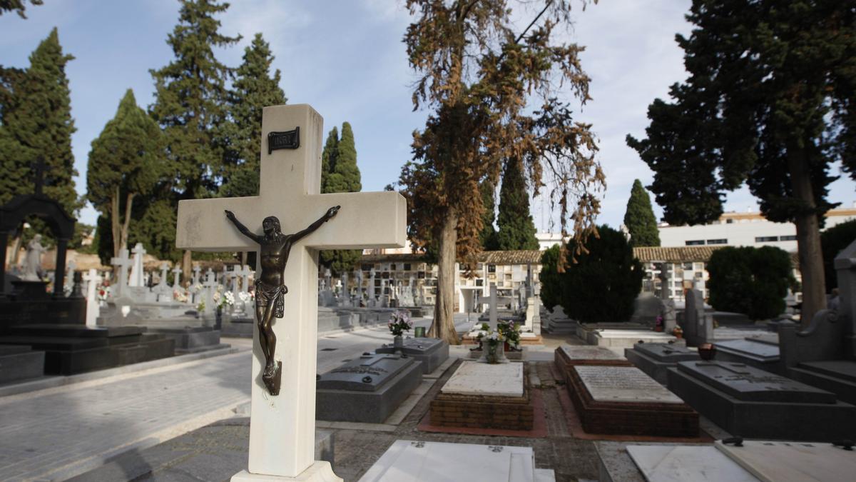 Tumbas en el cementerio de La Salud