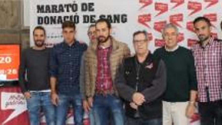 Machín i els seus ajudants, a la Marató de donació de sang