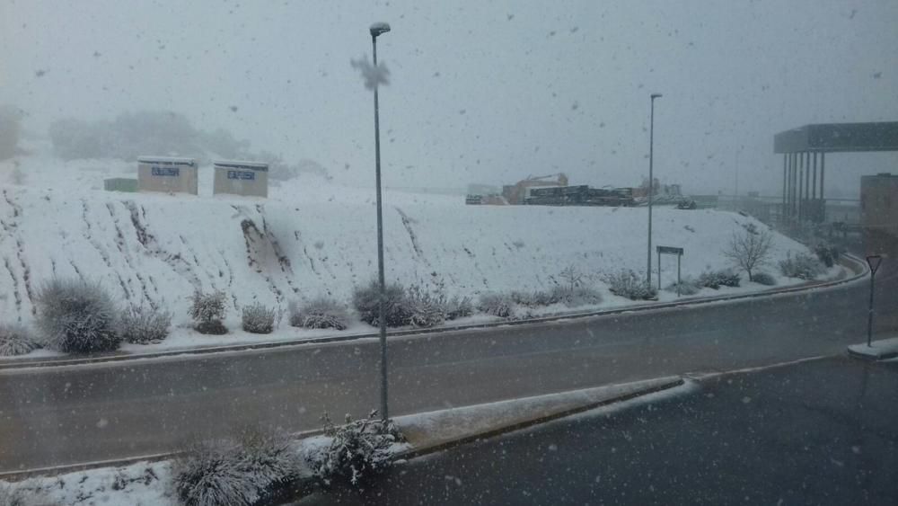 La nieve ha obligado a que la planta de reciclaje de Caudete deje de operar de manera temporal.