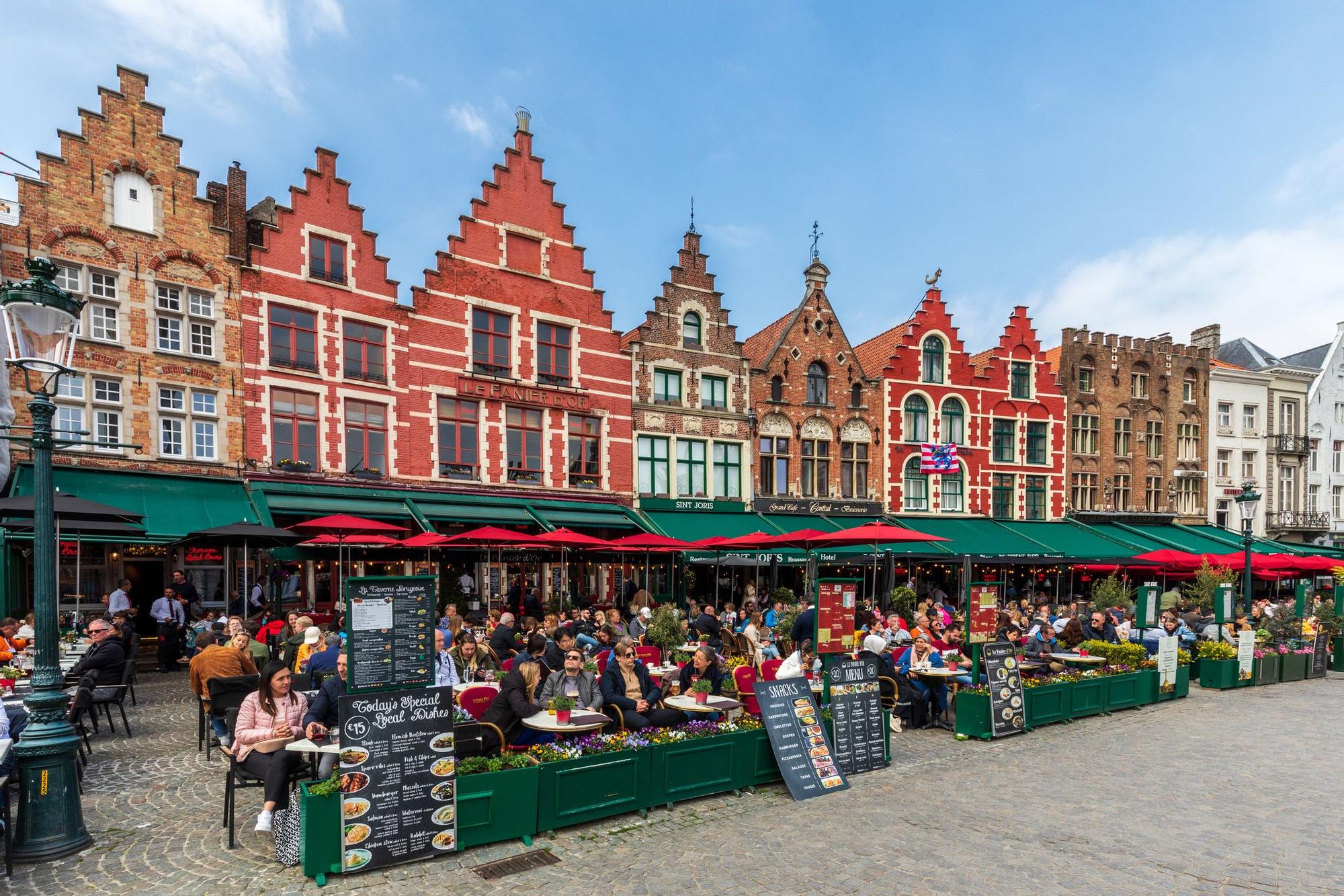 Grote Markt, la plaza mayor de Brujas.