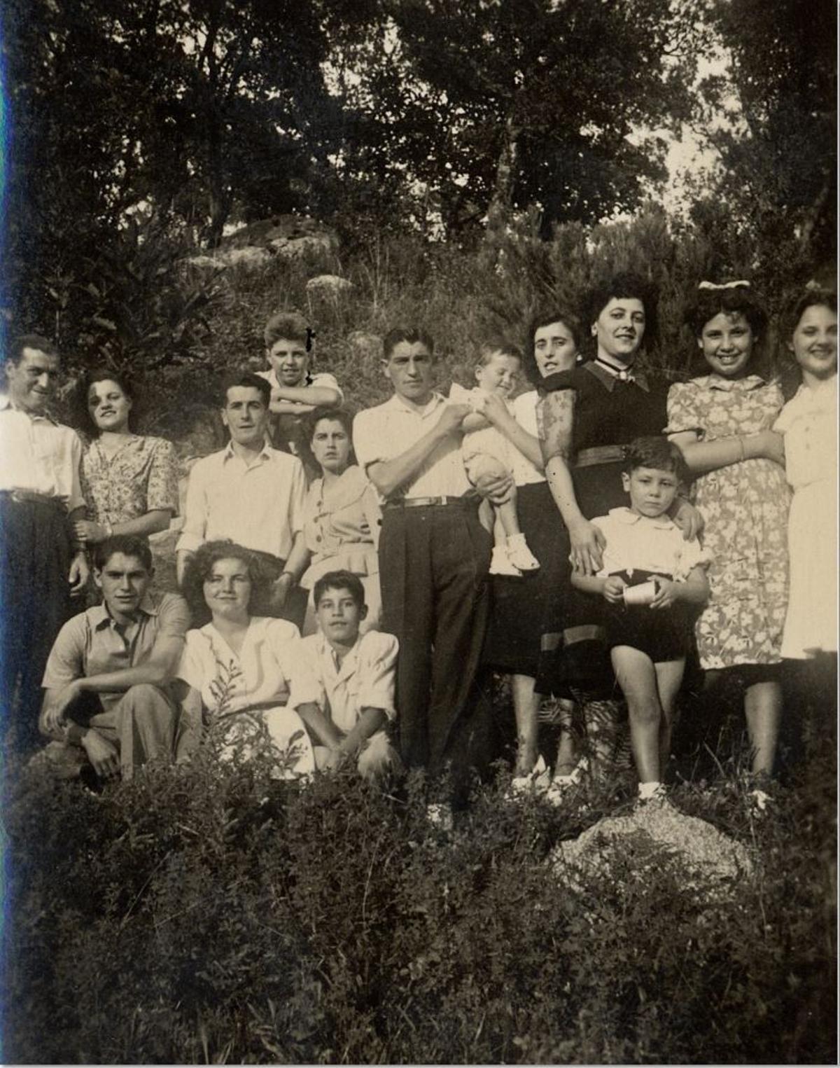 Retrat de la família Safont Ribas, en una trobada amb els germans exiliats. Any 1950.