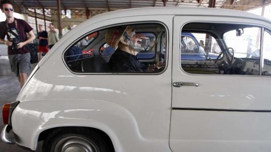 Pipi Estrada, Lidia Lozano y el Seat 600