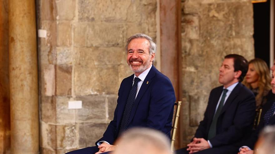 Jorge Azcón toma posesión como presidente de Aragón: 