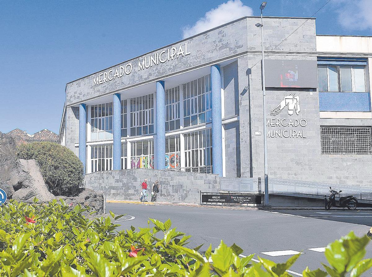 Vista exterior del Mercado Municipal de Arucas, cerrado al público.