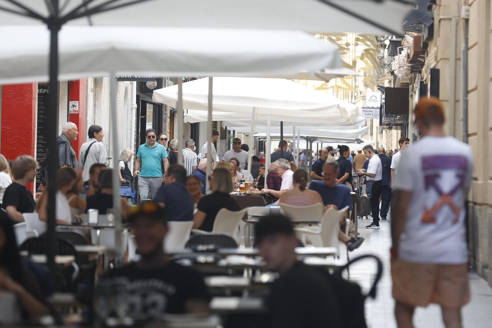 El recorte de terrazas en el Casco Antiguo de Alicante deja fuera a más de 70 locales